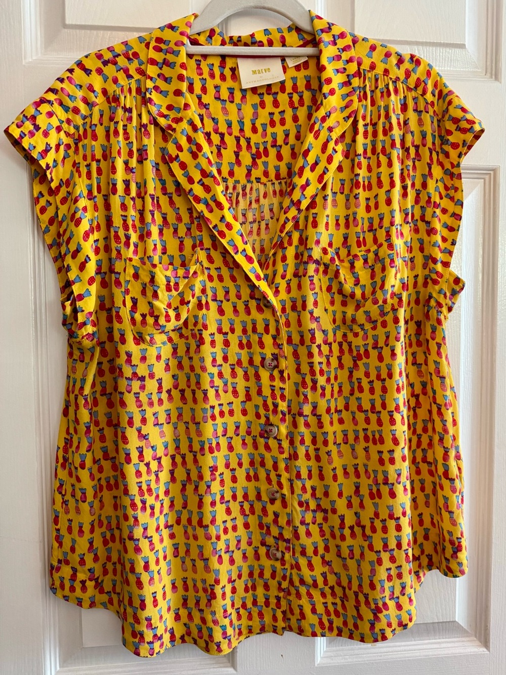 Anthropologie Maeve Pineapple Picnic Button Down Cap Sleeve
Blouse Large